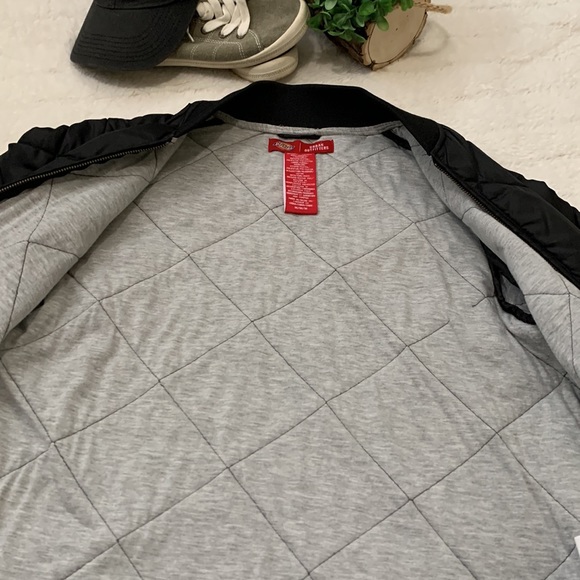 Dickie’s Urban Outfitter black Quilted Jacket. Ladies size medium. - Picture 5 of 10